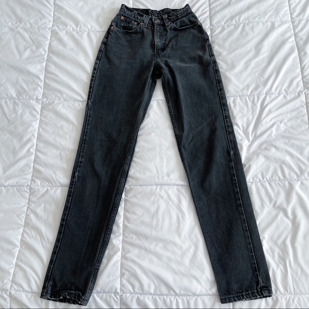 Perfect Black Levi's 512 high waisted mom jeans - Picture 2 of 9